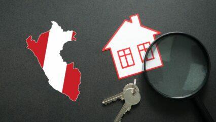 Mapa de la bandera peruana, icono de casa, llaves, lupa; inversión inmobiliaria en Perú.